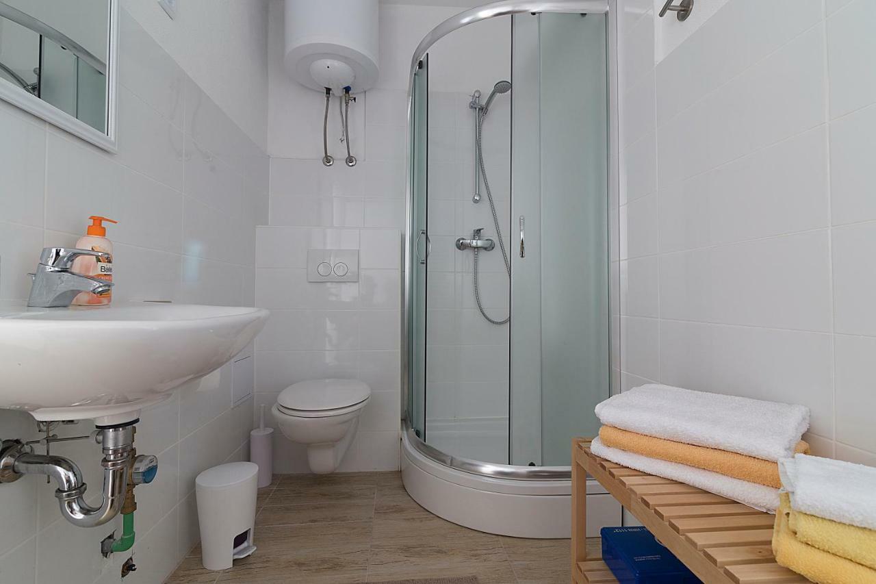 Apartments & Rooms Josephine Senj  Exterior foto