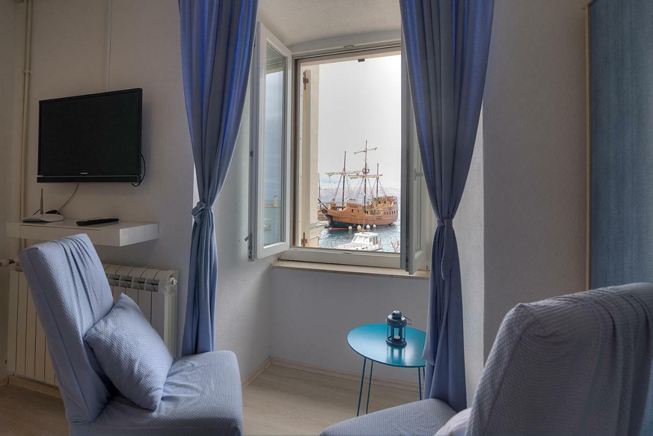Apartments & Rooms Josephine Senj  Exterior foto